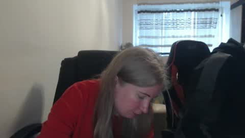 Snapshot of jenisandpeter chatting on April 9, 2026, 6:35 pm JenisAndPeter online show from April 9, 2026, 6:35 pm