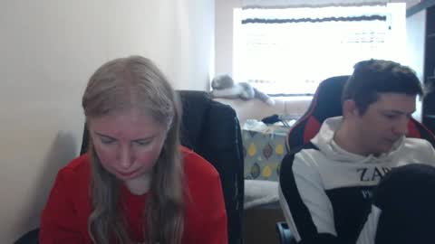 Snapshot of jenisandpeter chatting on April 11, 2026, 7:02 am JenisAndPeter online show from April 11, 2026, 7:02 am