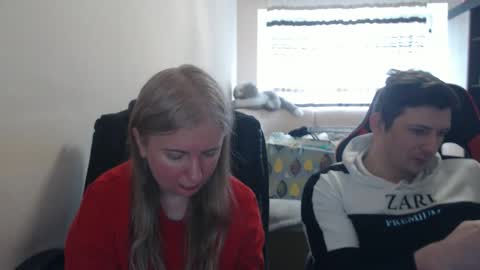 Snapshot of jenisandpeter chatting on April 11, 2026, 7:45 am JenisAndPeter online show from April 11, 2026, 7:45 am