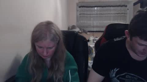 Snapshot of jenisandpeter chatting on April 15, 2026, 7:58 pm JenisAndPeter online show from April 15, 2026, 7:58 pm