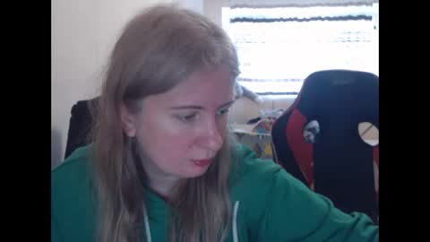 Snapshot of jenisandpeter chatting on April 16, 2026, 8:04 am JenisAndPeter online show from April 16, 2026, 8:04 am