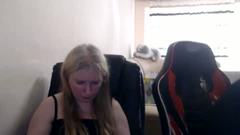 JenisAndPeter online show from June 25, 2026, 5:17 pm