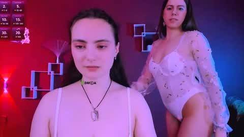 jenna_elayne online show from April 14, 2026, 12:44 pm