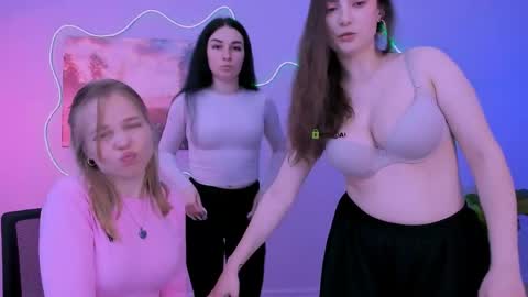 jenna_elayne online show from April 19, 2026, 12:26 pm