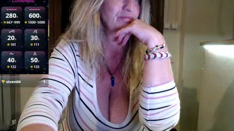 Snapshot of jennadeluxe chatting on March 30, 2026, 8:32 pm Jenna online show from March 30, 2026, 8:32 pm