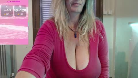 Snapshot of jennadeluxe chatting on April 2, 2026, 6:00 am Jenna online show from April 2, 2026, 6:00 am