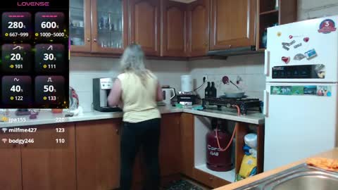 Snapshot of jennadeluxe chatting on April 3, 2026, 8:23 am Jenna online show from April 3, 2026, 8:23 am