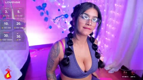 Snapshot of jenndy_lockhart chatting on December 18, 2024, 6:43 am follow me in me IG jenndy971 online show from December 18, 2024, 6:43 am
