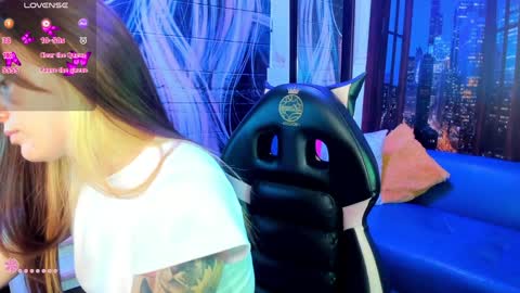 Snapshot of jenni_arango chatting on December 4, 2024, 3:59 am Jenny online show from December 4, 2024, 3:59 am