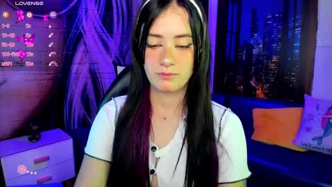 Snapshot of jenni_arango chatting on December 13, 2024, 4:11 am Jenny online show from December 13, 2024, 4:11 am