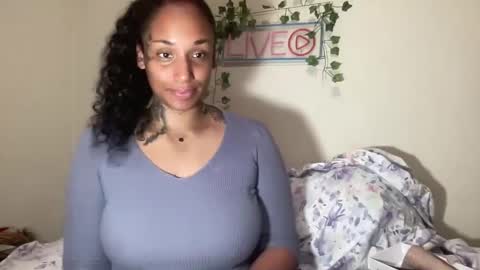 Snapshot of jenni_cash chatting on September 23, 2025, 12:35 am Mistress Jenni online show from September 23, 2025, 12:35 am