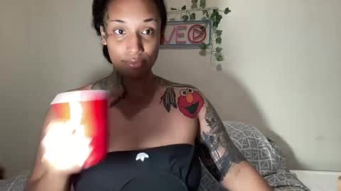 Snapshot of jenni_cash chatting on September 28, 2025, 12:27 am Mistress Jenni online show from September 28, 2025, 12:27 am