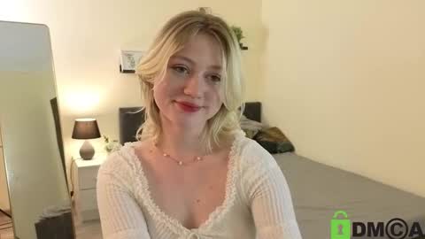 jennifer_mathis online show from November 12, 2025, 10:30 pm