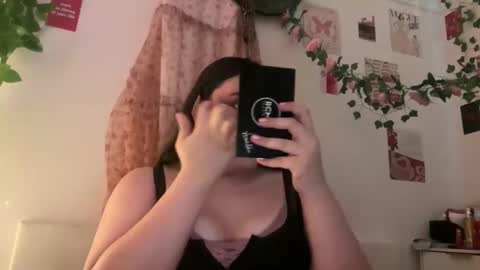 jennifer_robbie online show from June 6, 2026, 11:20 pm