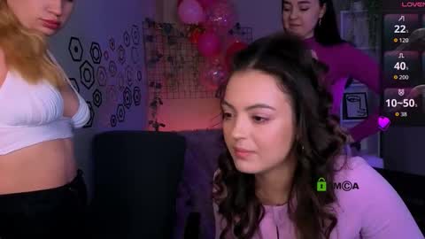 jennifer_sheil online show from February 27, 2026, 8:42 pm