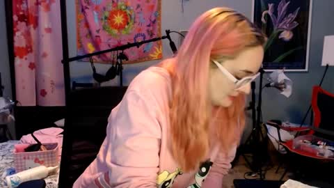 Snapshot of jennifergwen chatting on March 5, 2025, 1:31 am Jennifer Gwen online show from March 5, 2025, 1:31 am