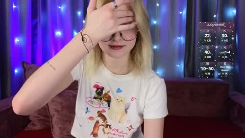 jenny_bunny_ online show from December 22, 2024, 7:44 am