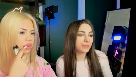 jenny_donne online show from April 6, 2026, 11:22 am