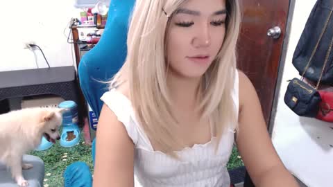 Snapshot of jenny_fromphil chatting on January 14, 2025, 7:38 am Jenny online show from January 14, 2025, 7:38 am