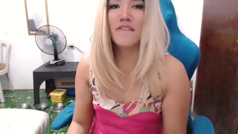 Snapshot of jenny_fromphil chatting on February 21, 2025, 6:04 pm Jenny online show from February 21, 2025, 6:04 pm