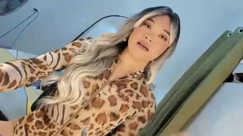 J E N N Y online show from September 22, 2025, 1:13 pm