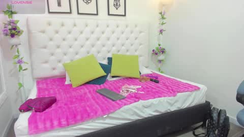 jenny_stark online show from October 5, 2025, 7:01 pm