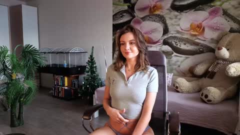 jennycutey online show from January 18, 2025, 4:04 am