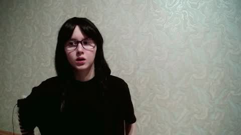 JennyOlset online show from November 4, 2025, 2:21 am