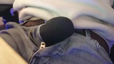 Snapshot of jeremie18cms chatting on February 15, 2025, 7:06 pm Machine Sperme online show from February 15, 2025, 7:06 pm