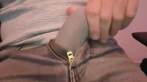 Snapshot of jeremie18cms chatting on October 31, 2025, 7:04 pm Machine Sperme online show from October 31, 2025, 7:04 pm