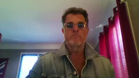 Snapshot of jerflor chatting on May 24, 2026, 2:22 pm jerflor online show from May 24, 2026, 2:22 pm