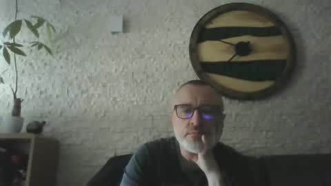 jerry250461 online show from April 17, 2026, 8:39 am