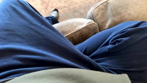 Jeremys room chill and puff one enjoy online show from February 17, 2025, 6:04 pm