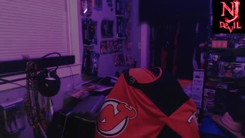 Snapshot of jerzey2k2 chatting on May 9, 2026, 1:22 am Jerzey2k2 aka the Alpha online show from May 9, 2026, 1:22 am