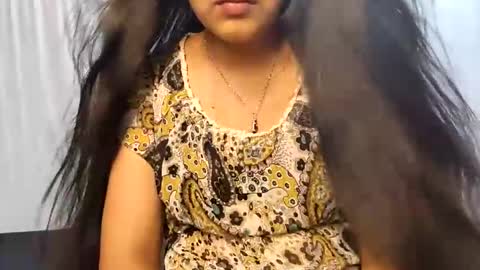 Jesmin online show from May 13, 2026, 6:49 pm