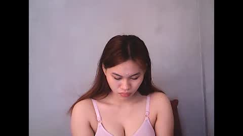 Snapshot of jessa_21 chatting on February 26, 2025, 2:04 am jessa_21 online show from February 26, 2025, 2:04 am