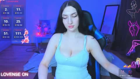  hello my name is Hanna  online show from December 11, 2024, 7:46 pm