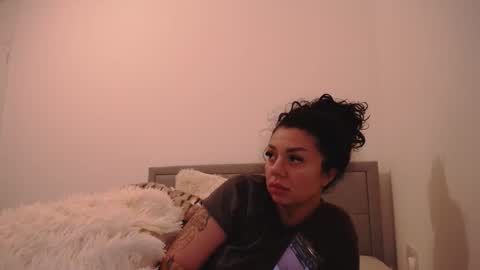 Snapshot of jessebella chatting on January 19, 2025, 7:04 pm jesse online show from January 19, 2025, 7:04 pm