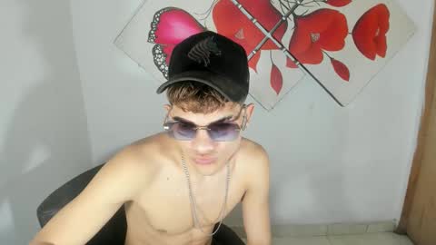 jesshot_bigcock online show from April 3, 2026, 3:10 pm