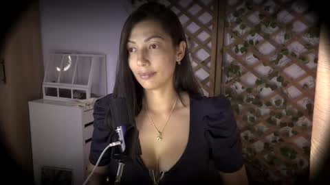 Jessica Gomez online show from May 17, 2026, 4:43 am