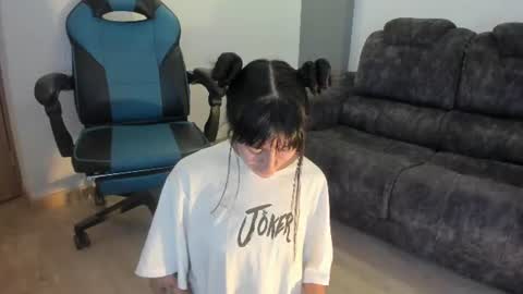 jessi_lemus online show from June 17, 2026, 8:21 pm