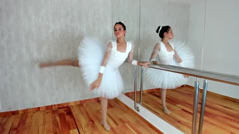 Jess online show from January 24, 2025, 1:03 pm