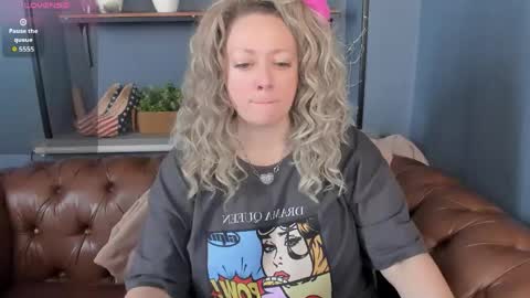 Snapshot of jessica_foxie chatting on May 18, 2026, 12:33 pm Jessica online show from May 18, 2026, 12:33 pm