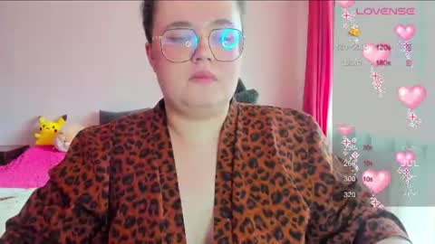 Snapshot of jessica_joy_ chatting on June 23, 2026, 6:22 am Natalia online show from June 23, 2026, 6:22 am