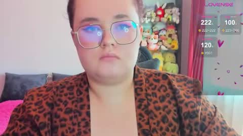 Snapshot of jessica_joy_ chatting on July 6, 2026, 6:43 am Natalia online show from July 6, 2026, 6:43 am