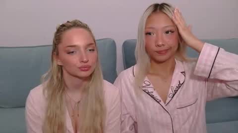 Snapshot of jessicahwinters chatting on November 21, 2025, 1:37 am Jessica online show from November 21, 2025, 1:37 am