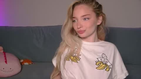 Snapshot of jessicahwinters chatting on November 28, 2025, 9:28 pm Jessica online show from November 28, 2025, 9:28 pm