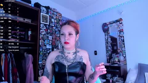 Snapshot of jessie_williams_01 chatting on December 5, 2024, 6:44 pm Your Sweet Angel online show from December 5, 2024, 6:44 pm