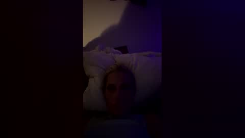 jessielivesloves online show from May 18, 2026, 9:15 am
