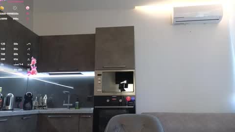 Jessie   TG channel  online show from September 14, 2025, 4:11 am